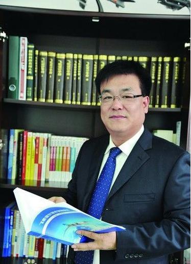 何胜强任中航飞机总经理