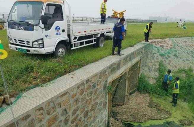 暴雨已致天津机场101架次航班取消