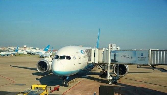 准备执行首航的厦航波音787梦想客机。厦航供图，　摄影：王雨龙